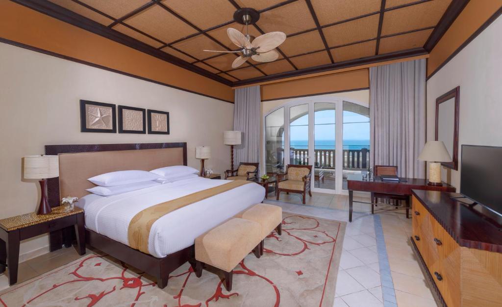 Anantara Desert Islands Resort & Spa