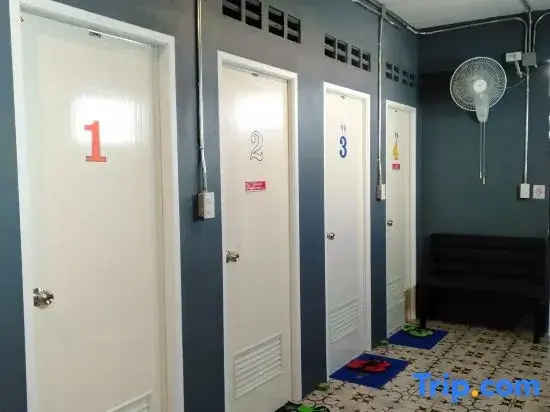 Economy room