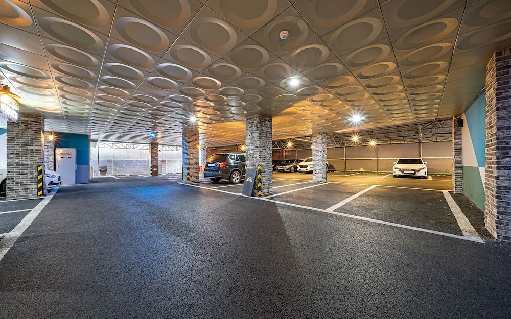 Lobby & Reception