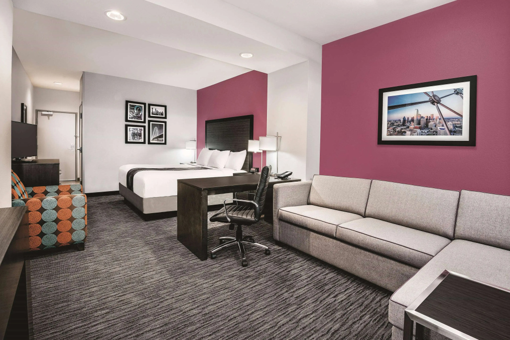 La Quinta Inn & Suites by Wyndham Dallas Grand Prairie North — фото