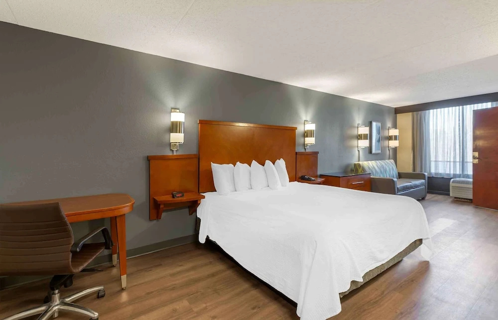 Deluxe Double Studio (full double bed)