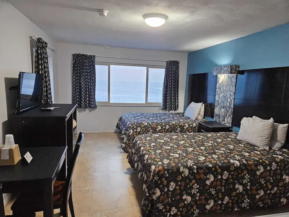 Standard Quadruple room oceanfront
