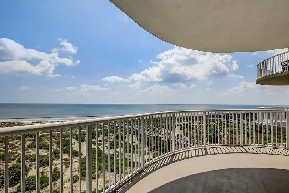 Beautiful Oceanfront Getaway W/shared Pool, Central AC, Elevator, & W/D