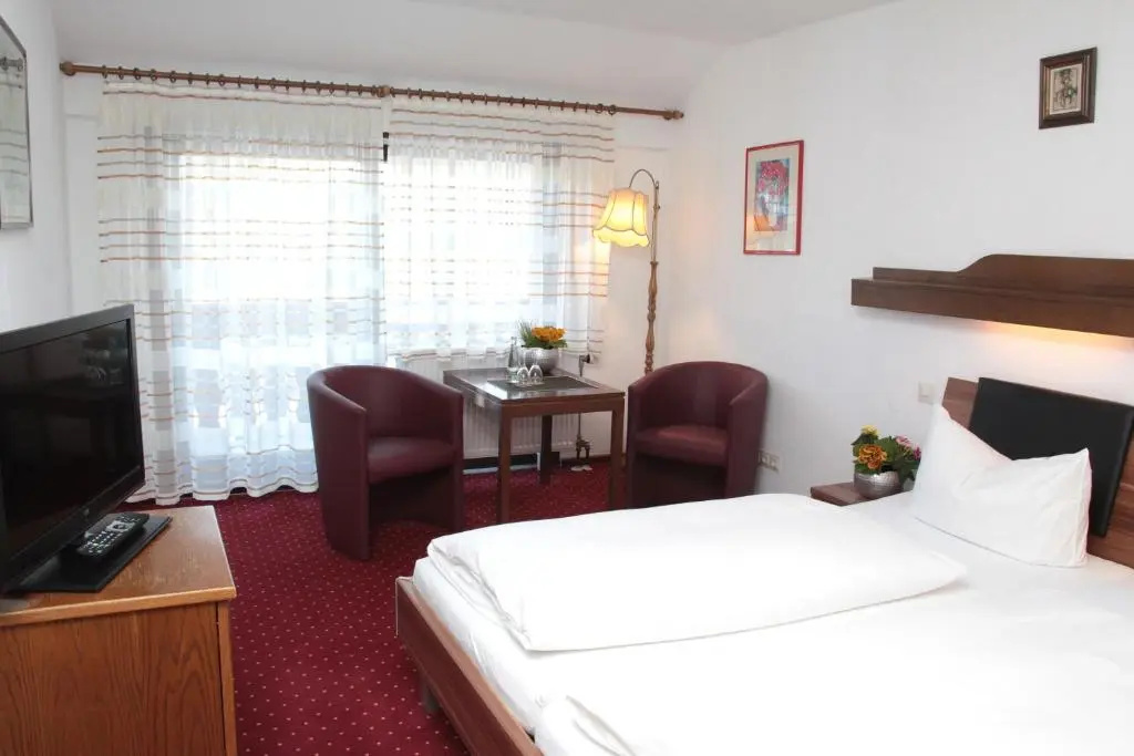 Standard Double room with balcony (full double bed)