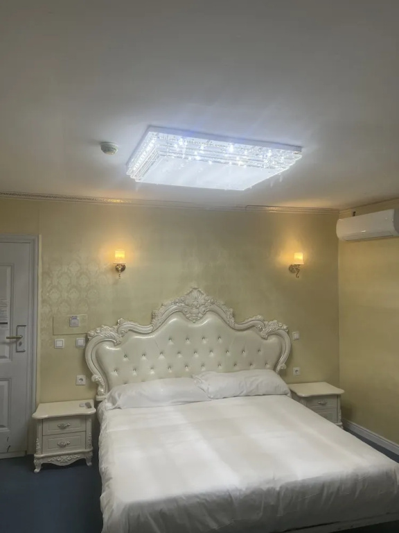 Economy room