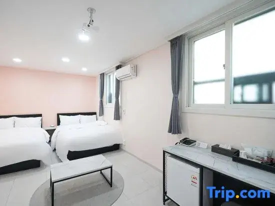 Standard Double room (twin beds)