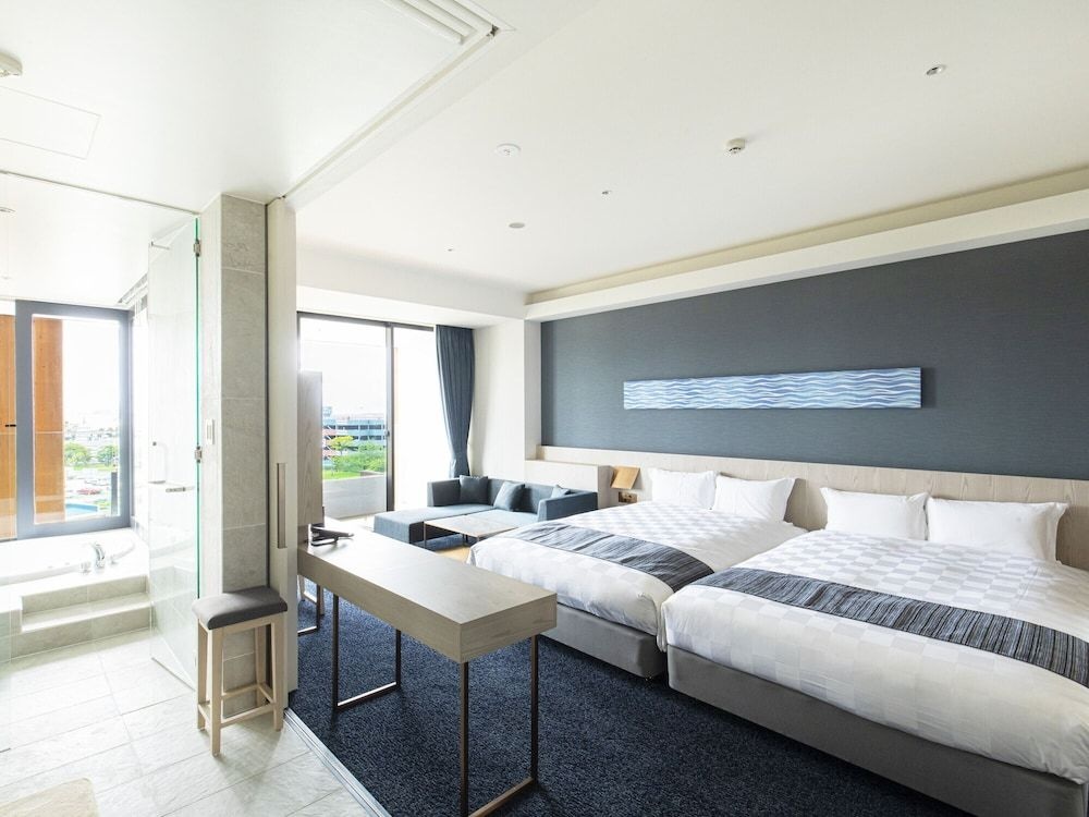 Отель Garden Terrace Fukuoka Hotel & Resort в Фукуоке