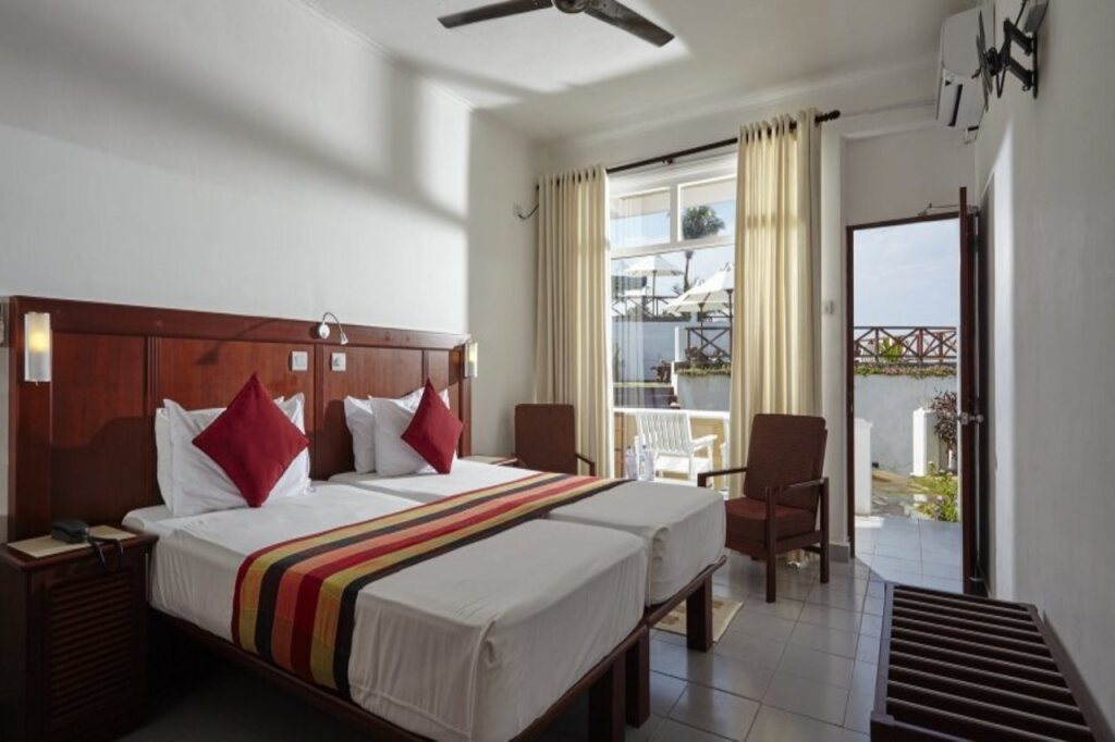 Coral Sands Hotel
