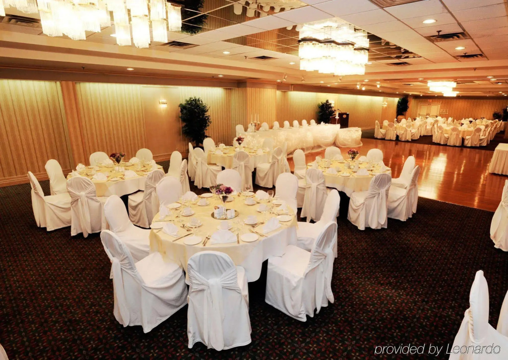 Sandman Signature Mississauga Hotel - фото 20