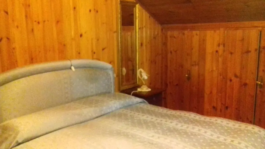 Economy room