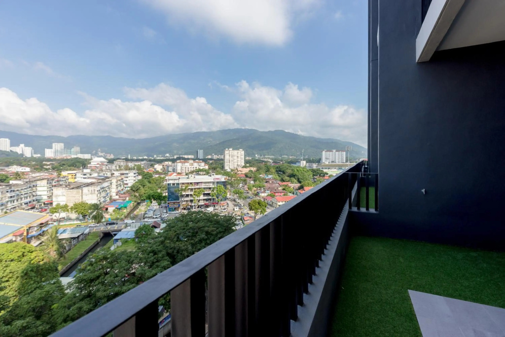 Beacon Executive Suites - By IZ