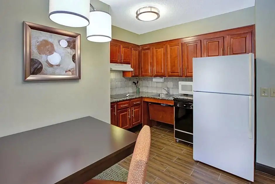 Staybridge Suites - Louisville - East by IHG - Chambres