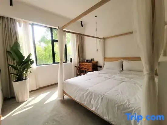 Standard room with river view