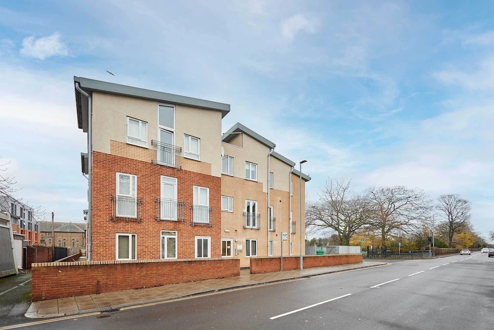 Host Stay Parkside Apartment