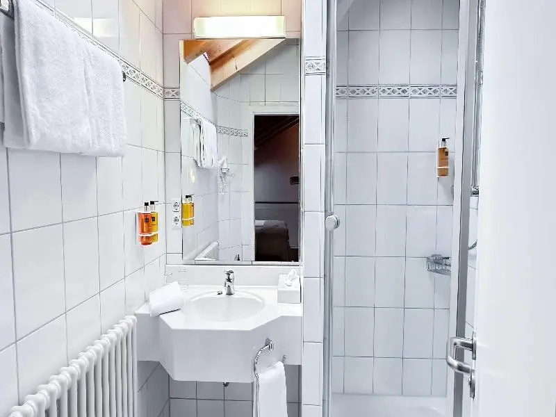 Classic Double room (full double bed)