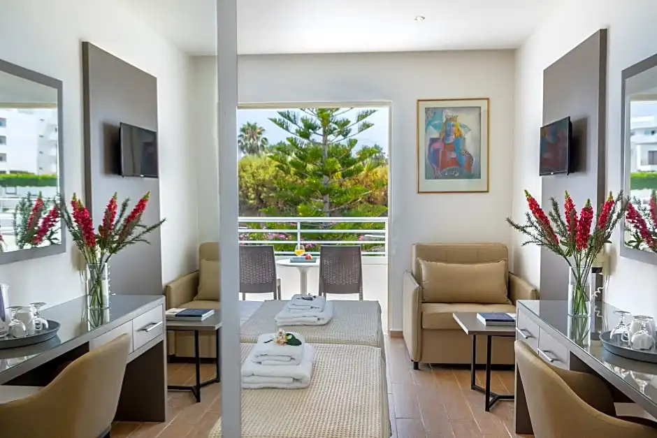 Queen's Bay Hotel - Chambres