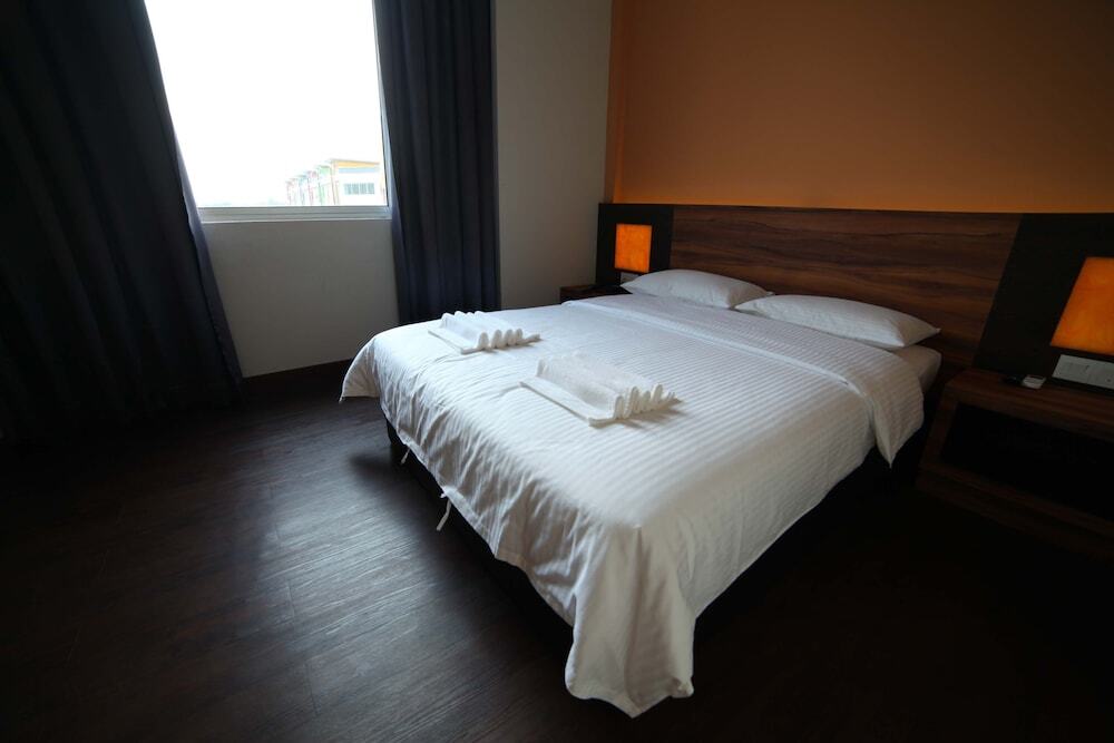 Waterfront Boutique Hotel