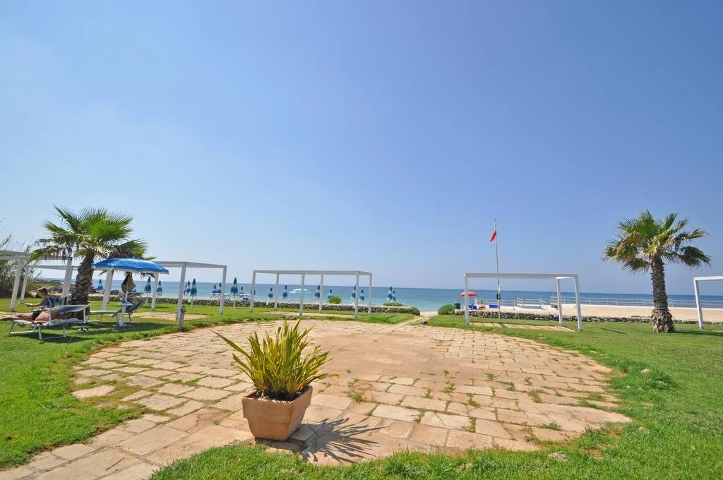 Beach & Waterfront