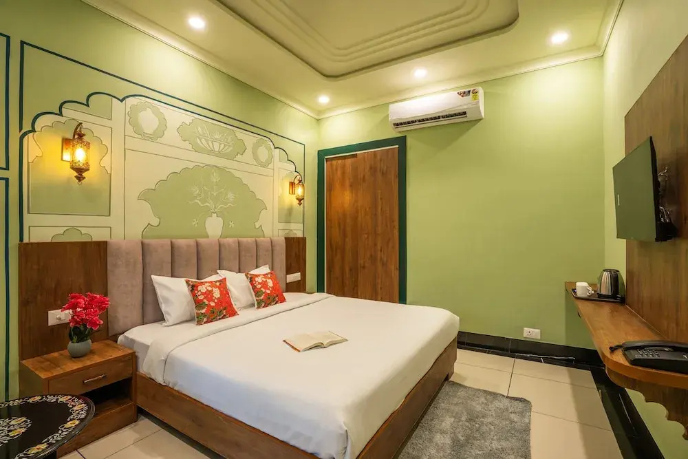 Economy room