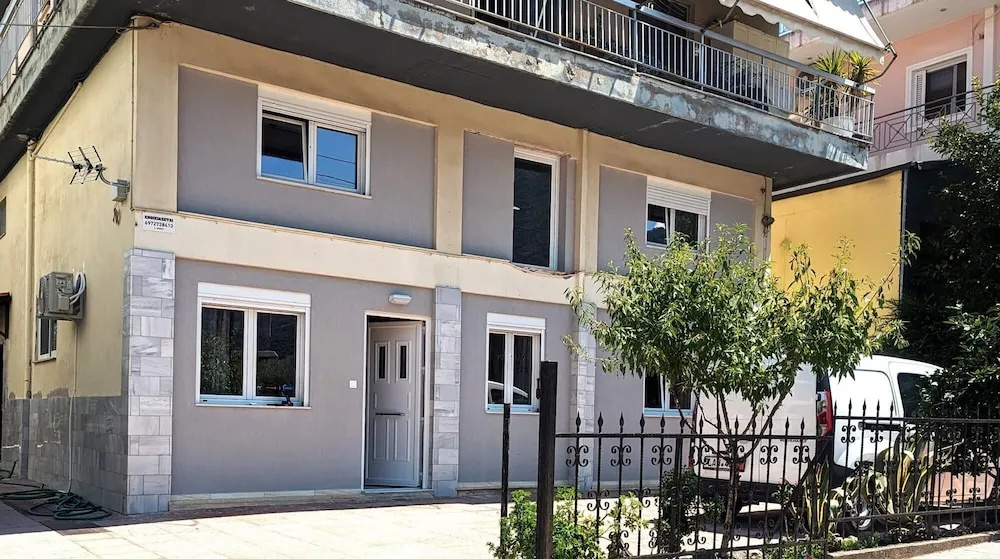 Achilleas Rentals in Kamena Vourla