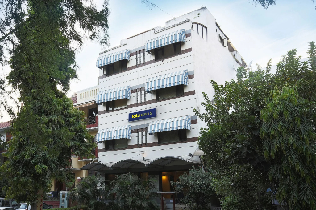 Stallen Suites Nehru Place by FabHotels