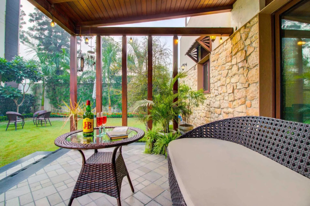StayVista at Ekant Villa w Outdoor Pool
