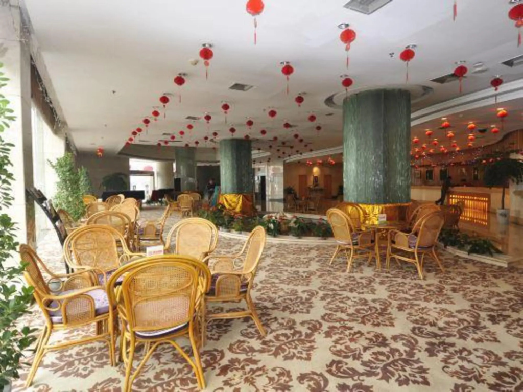 Hanzhong Red Leaf Hotel - фото 20