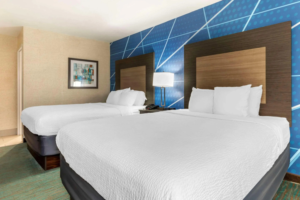 Comfort Inn Dallas North Love Field Airport — фото