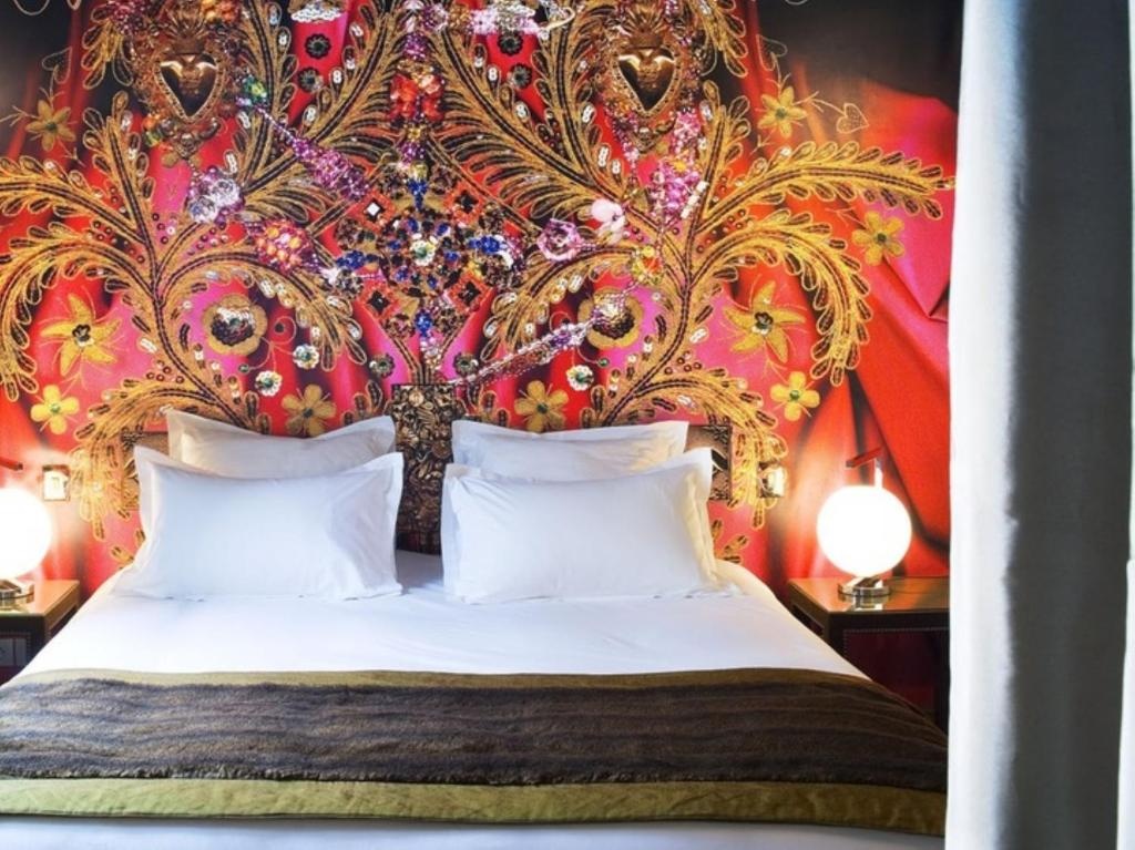 Hôtel du Petit Moulin, Haute Couture hotel by Lacroix 76