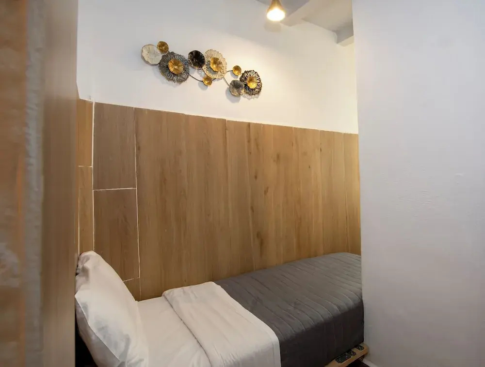 Economy Triple Basement room