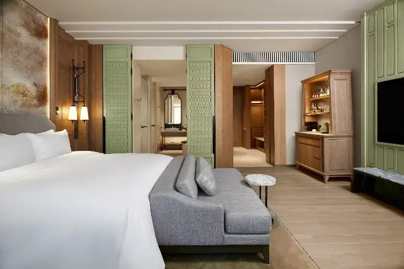 Deluxe Double room (full double bed)