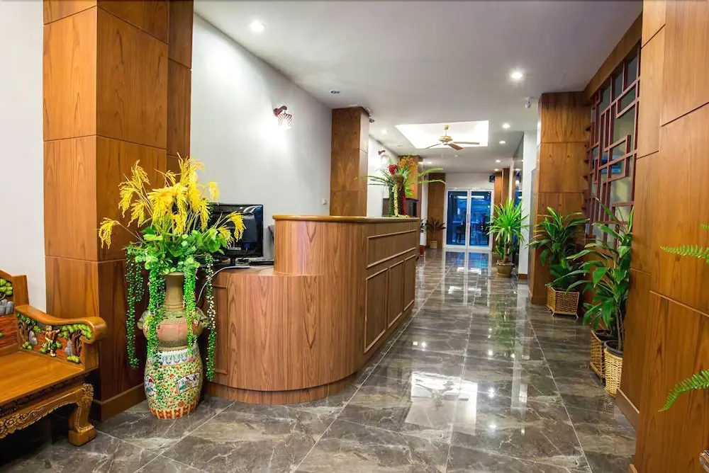 Lobby & Reception