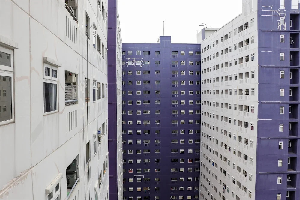 Homey And Cozy Stay 2Br At Green Pramuka City Apartment