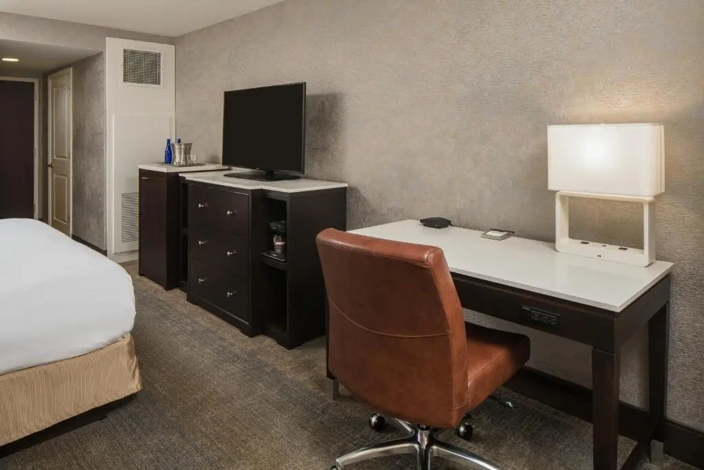 The Saratoga Hilton - Chambres