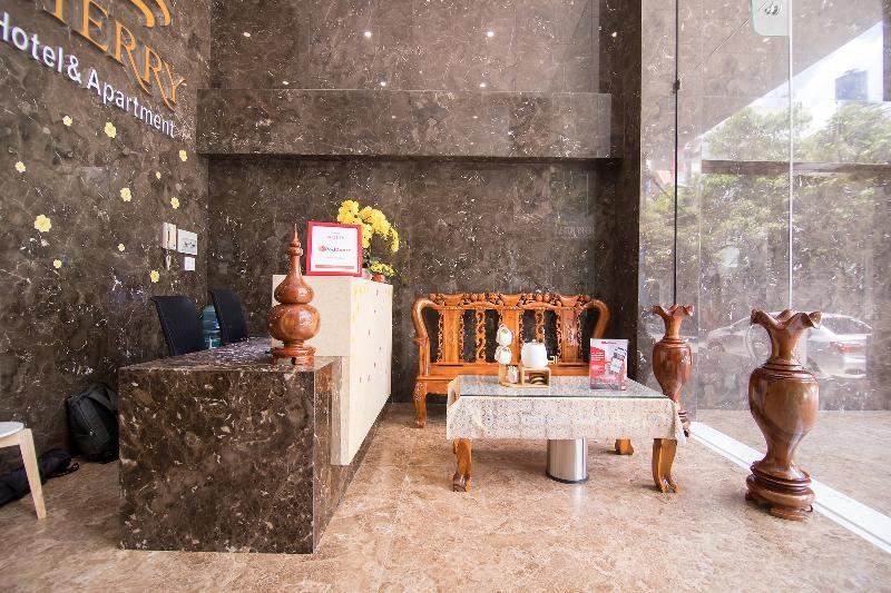 RedDoorz Premium near E-Town 3 in Ho Chi Minh City