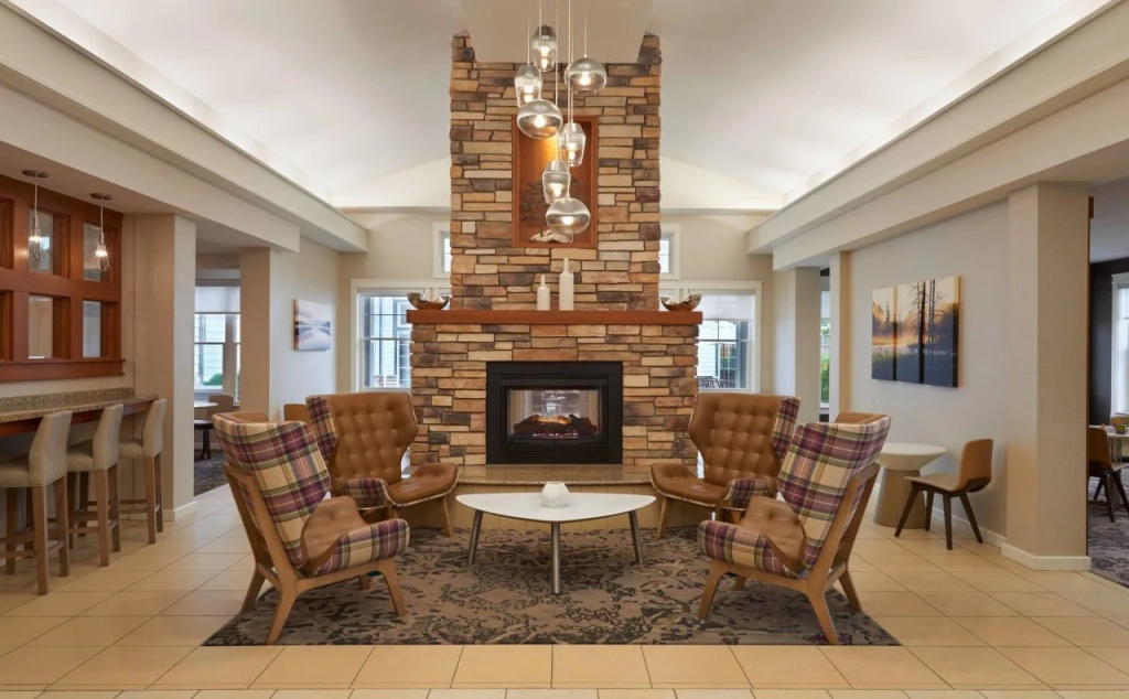 Lobby & Reception