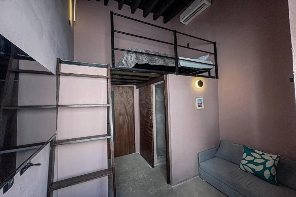 Adhoc Barrio Antiguo — 3