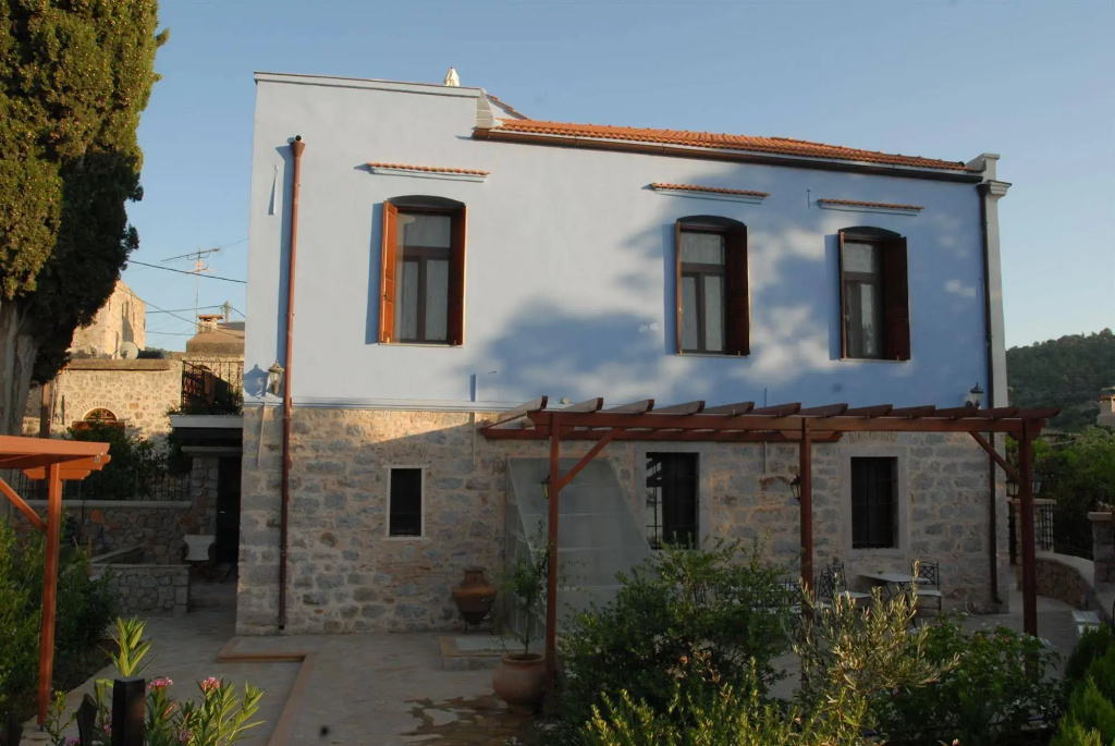 Traditional Hotel IANTHE