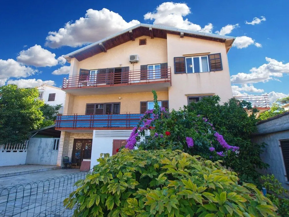 Apartment 1435