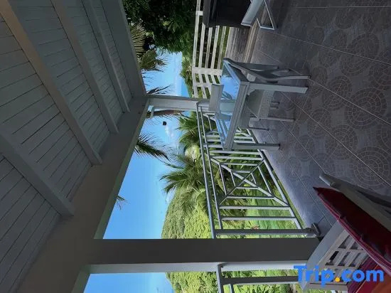 Habitation Pineau - Bungalow Azur with Private Jacuzzi