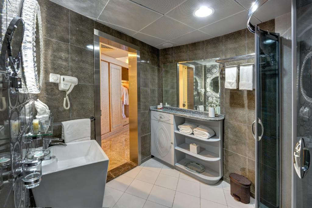 Aryana Hotel