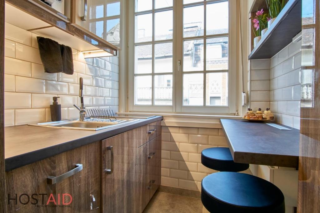 R7 Design Apartment - hostAID