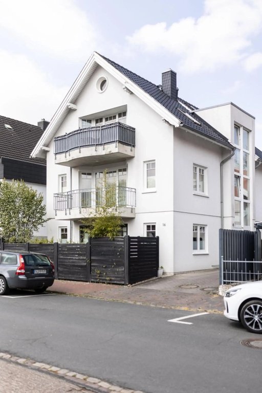 Schöne, geräumige, sonnige Wohnung Old Innenstadt