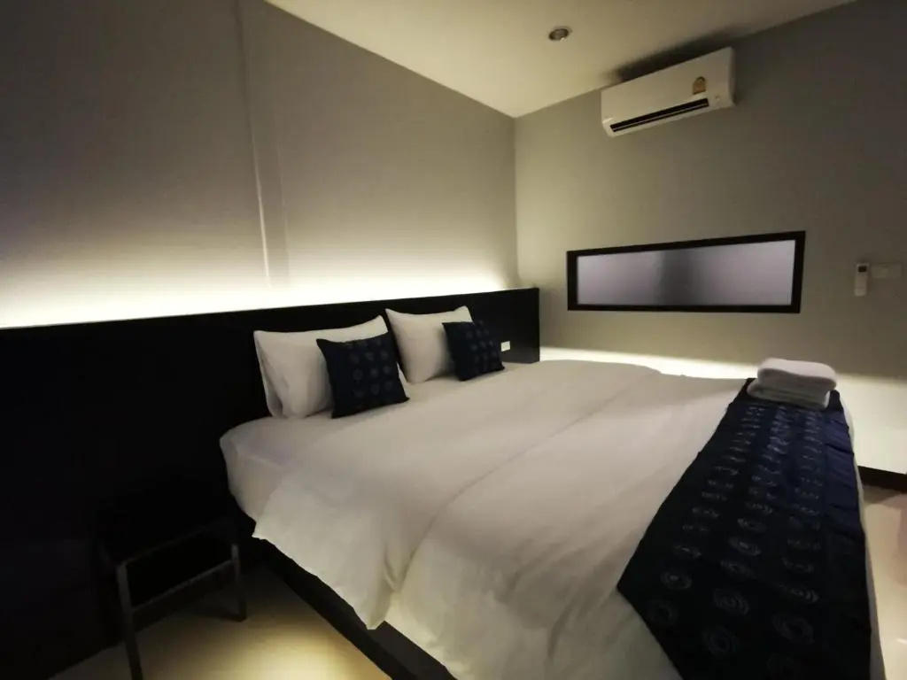 Deluxe Studio