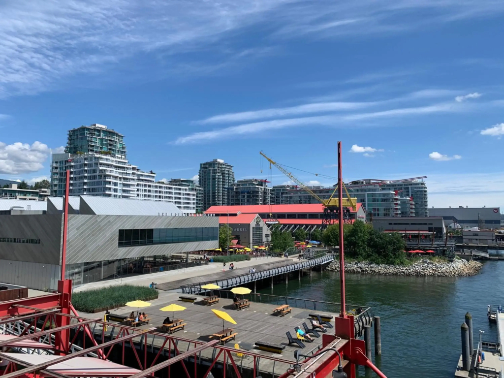 Lonsdale Quay Hotel - фото 19
