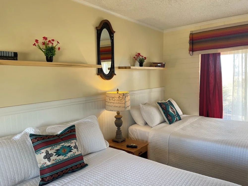 Deluxe Double room with mountain view (twin beds)