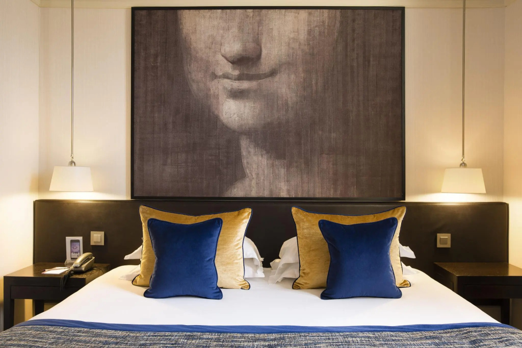 Club Queen Double room (full double bed)