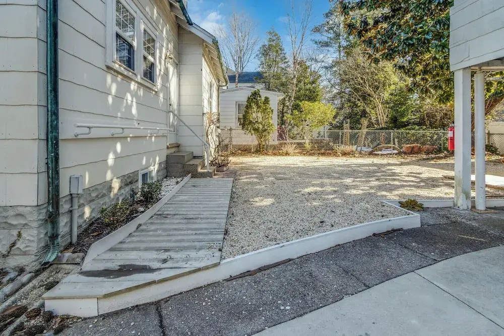 Hickman Street 208a
