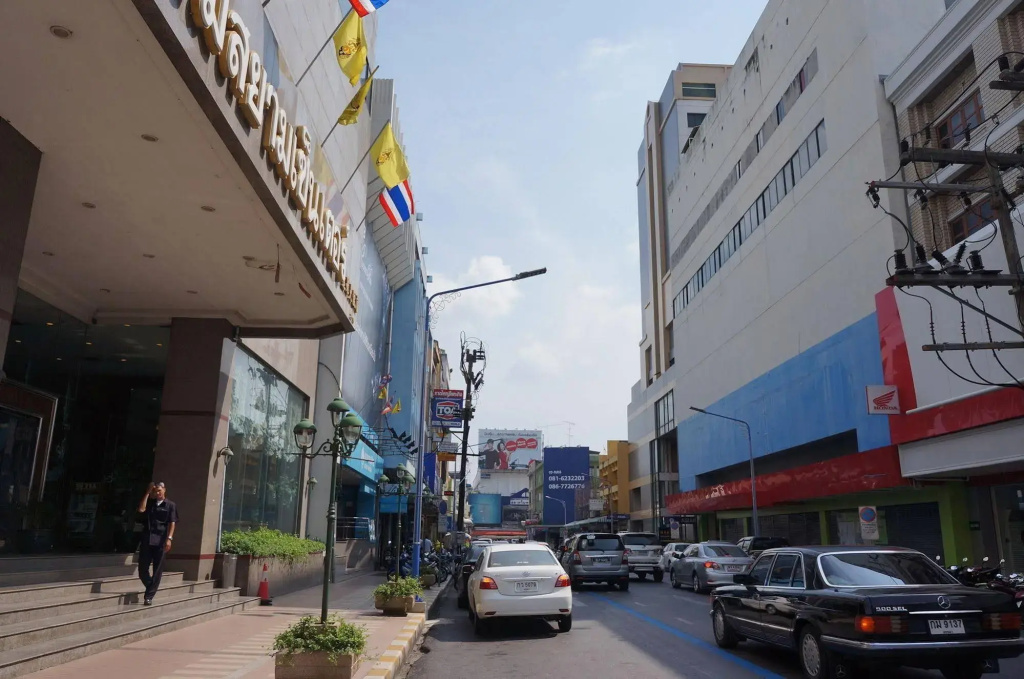 Siam Center Hotel