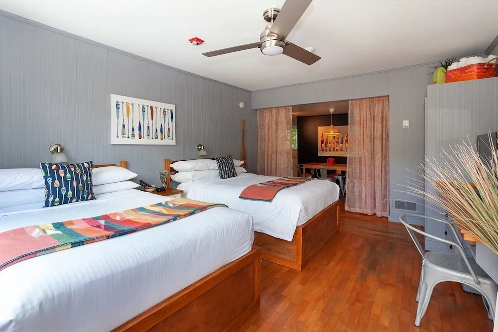 Standard Quadruple Suite